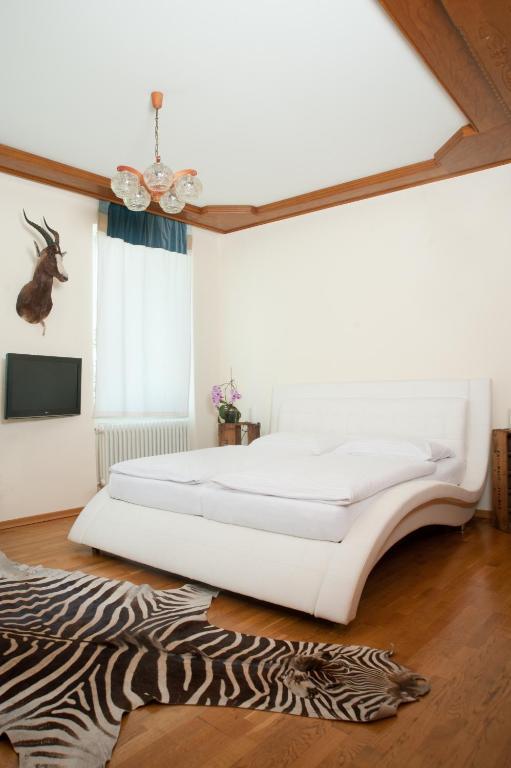 Hubertushof Fromwald Hotel Und Gasthof Bad Fischau Екстер'єр фото