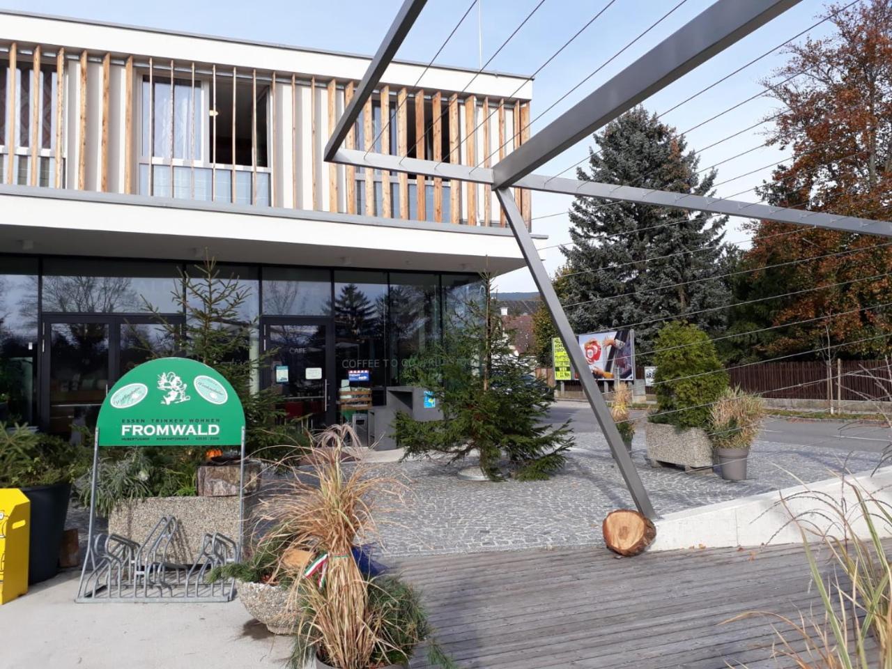 Hubertushof Fromwald Hotel Und Gasthof Bad Fischau Екстер'єр фото